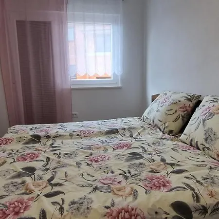 Vera 1 - Eight Units Apartman