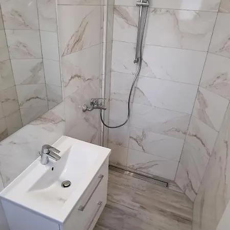 Vera 1 - Eight Units Apartman