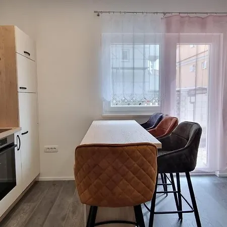 Vera 1 - Eight Units Apartman