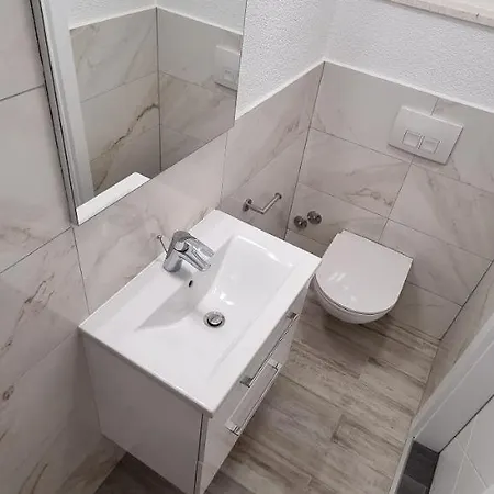 Vera 1 - Eight Units Apartman *